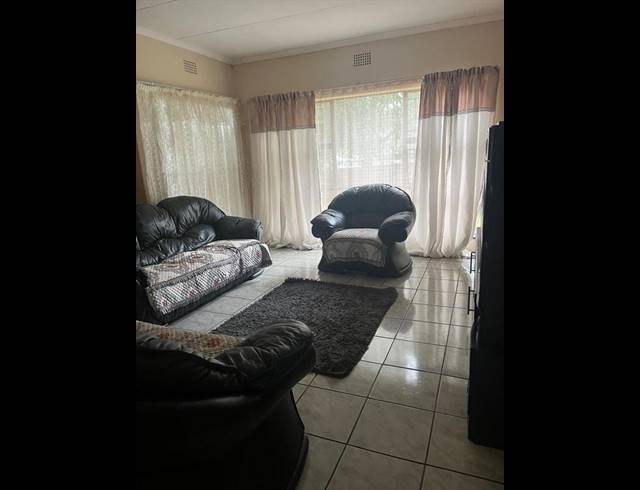 3 BEDROOM HOUSE FOR SALE IN BIRCH ACRES